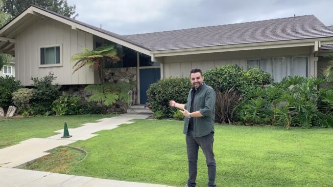 LA: East San Fernando Valley Guided Film Locations Tour - Frequently Asked Questions