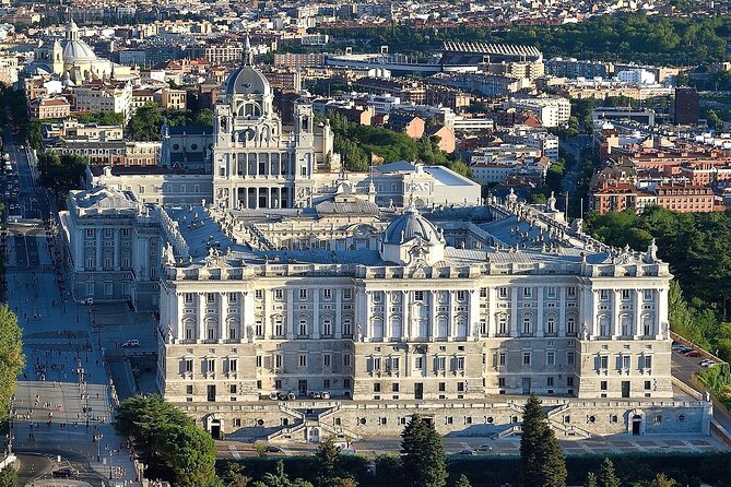 La Latina to Madrid Guided Tour With Breakfast - Included Amenities