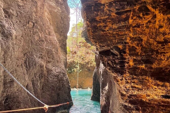 La Leona Waterfall and Lunch From Playa Del Coco - Lunch Experience