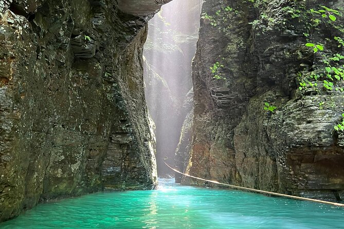 La Leona Waterfall and White River Tubing - Visiting the Volcanic Caves