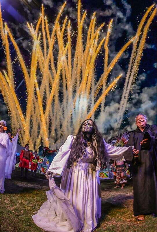La Llorona, Live Show in the Canals of Xochimilco. - Introduction