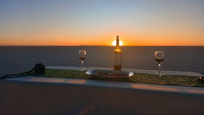 La Paz: 1-Day Uyuni Salt Flats Tour by Flight With Hotel - Accommodations and Dining