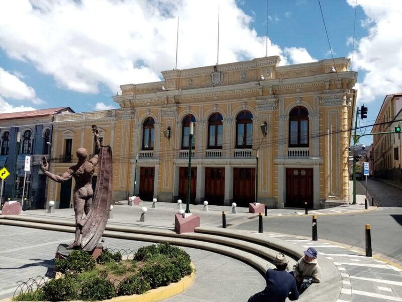 La Paz: City Tours Moon Valley and Cable Car 3 Teleféricos - Participant Restrictions and Recommendations