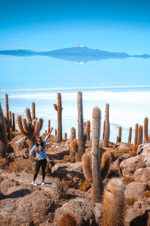 La Paz: Full-Day Uyuni + Upgraded Round-Trip Night Buses - Key Points