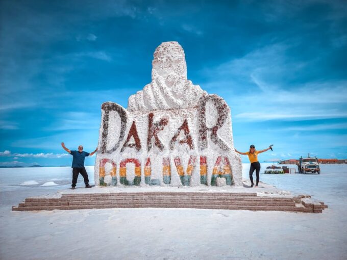La Paz: Full-Day Uyuni + Upgraded Round-Trip Night Buses - Included Meals and Activities