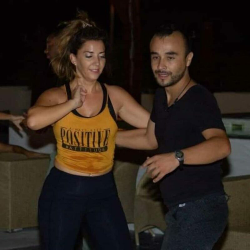 La Paz: Private Salsa or Bachata Dance Lesson - Key Points
