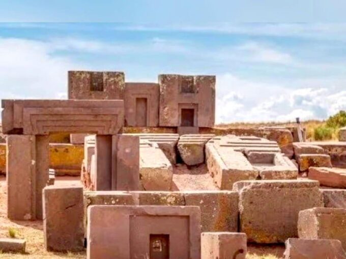 La Paz: Tiwanaku and Puma Punku Private Tour With Lunch - Exploring Puma Punku
