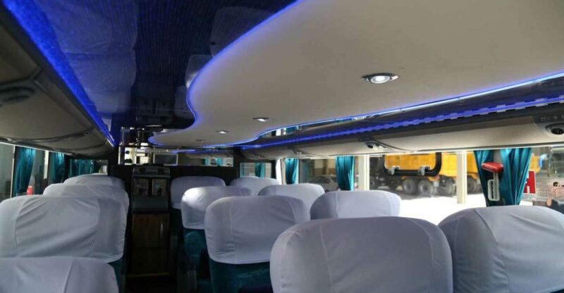 La Paz: Uyuni Salt Flats & Isla Incahuasi 5-Day Bus Tour - Included Services