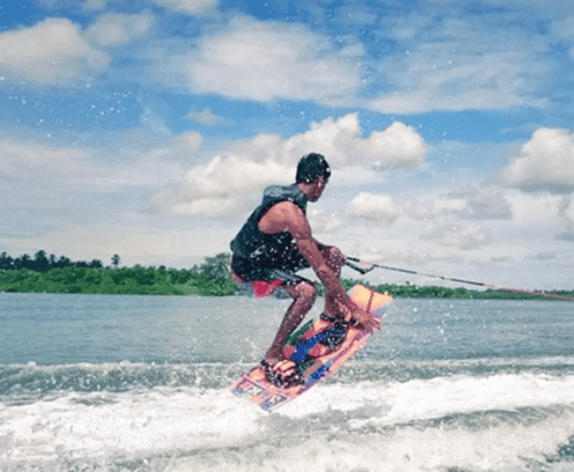 La Paz: Water Skiing Experience - Booking Information