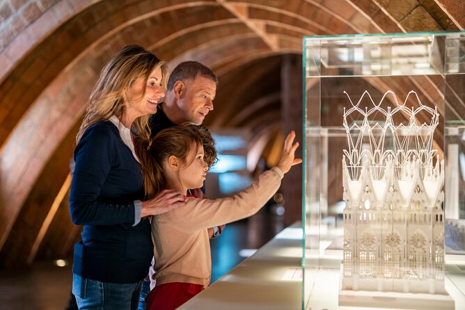 La Pedrera-Casa Mila Admission Ticket With Audioguide - Tour Duration and Capacity