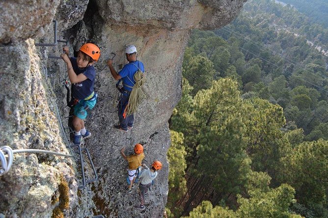 La Pirámide Park // VIA FERRATA, RAPPEL, ZIPLINE - Via Ferrata Adventure