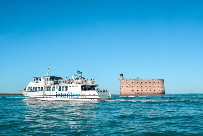 La Rochelle: Boat Trip to Fort Boyard (2 Hours) - Exploring Fort Boyard