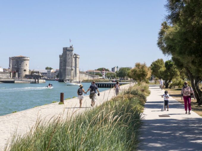 La Rochelle: Entry Ticket to the 3 Towers - Accessibility and Free Admission