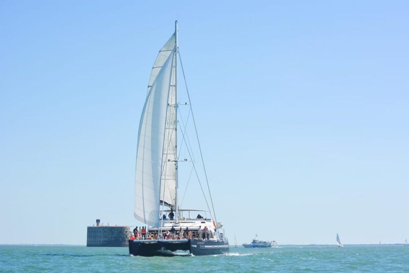 La Rochelle: Fort Boyard by Sail (3h30) - Onboard Experience