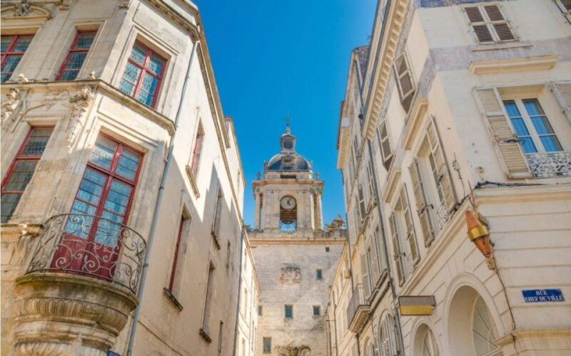 La Rochelle: Gems of The Port Quest Experience - Suitable for Group Adventures