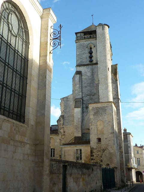 La Rochelle: Old Town and Vieux-Port Guided Walking Tour - Customer Feedback