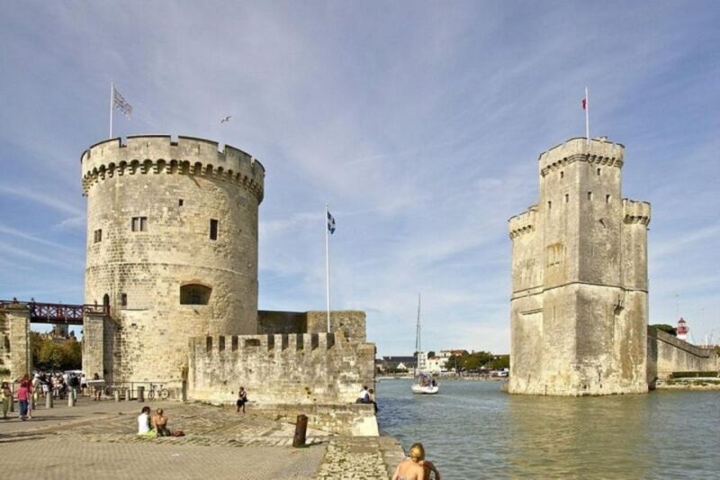 La Rochelle : Private Custom Walking Tour With a Local Guide - Included in the Tour