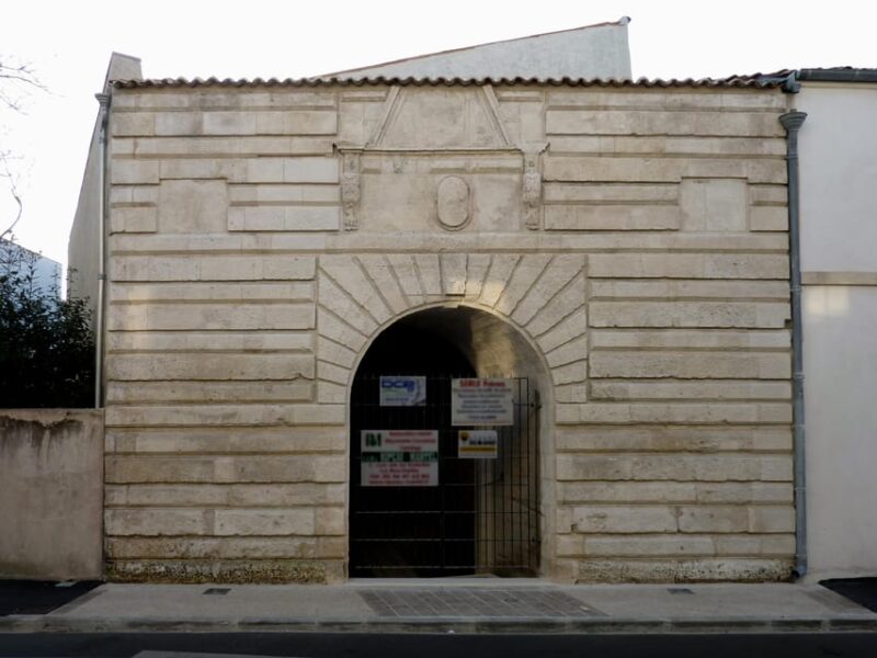 La Rochelle: Siege of La Rochelle Guided Walking Tour - Tour Overview and Pricing