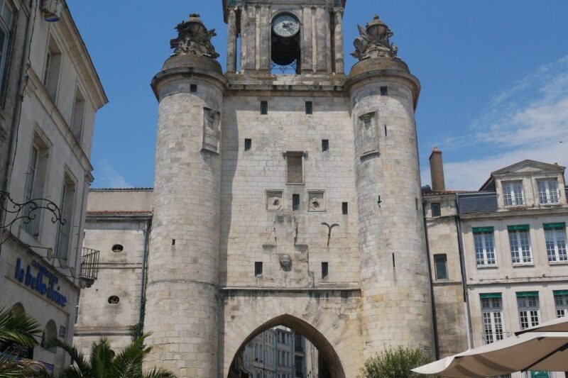 La Rochelle: The Digital Audio Guide - Uncovering Historical Gems at Leisure