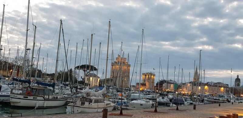 LA ROCHELLE WALKING GUIDED VISIT - Architectural Wonders