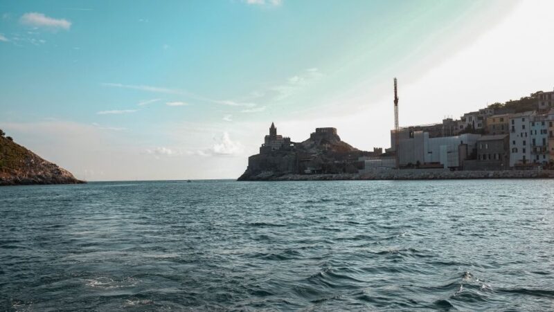 La Spezia: 6-Hour Boat Trip With Swim & Diving Stops - Languages and Meeting Point