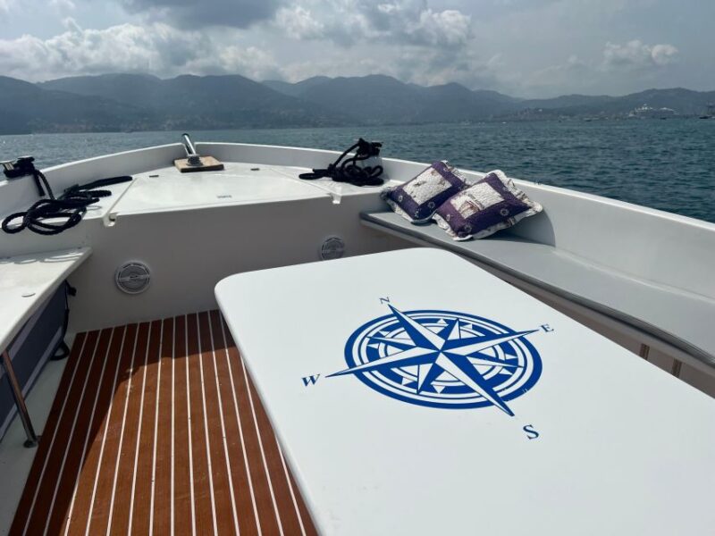 La Spezia: Boat Tour With Local Oysters and Wine - Itinerary Highlights