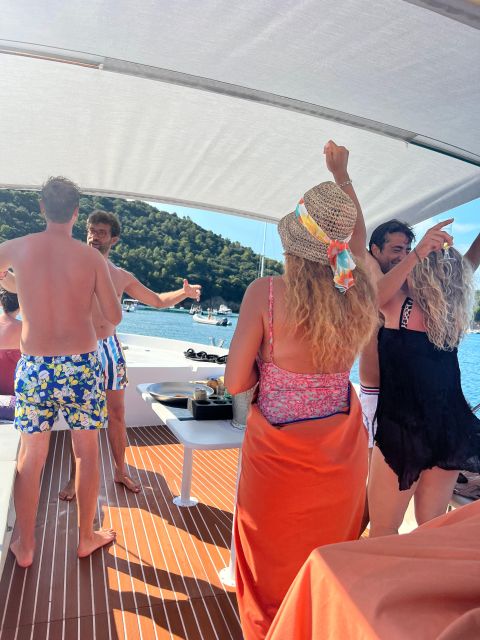 La Spezia: Boat Tour With Local Oysters and Wine - Frequently Asked Questions