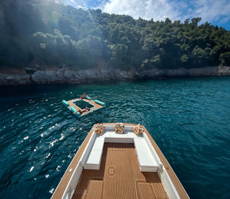 La Spezia: Gulf of Poets Sunset Cruise With Drinks & Snacks - Discover the Gulf of Poets