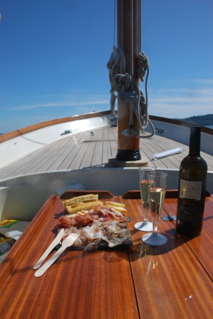La Spezia: Portovenere, Lerici, & Palmaria Island Boat Trip - Languages and Meeting Information