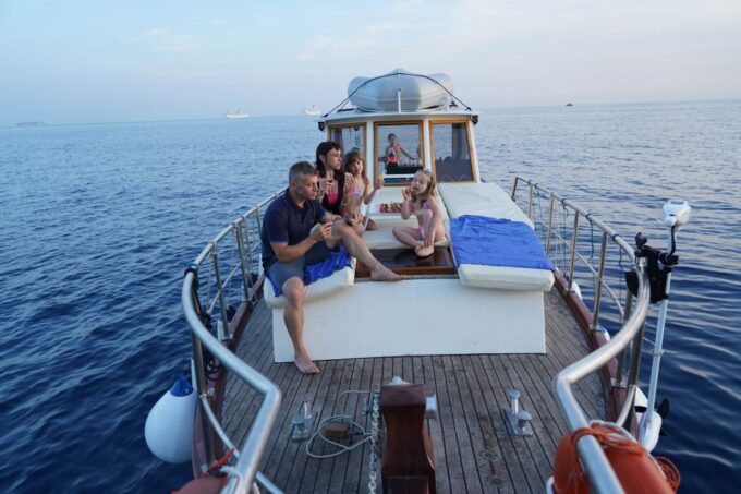 La Spezia: Sunset Cruise With Aperitif and Dinner - Pricing and Duration
