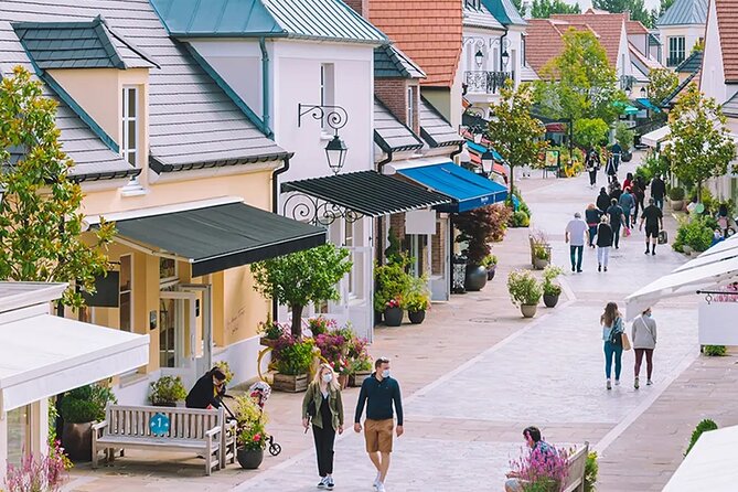 La Vallée Village - Parisian Relaxation Shopping Spot - Private Tour - Stress-Free Shopping Experience