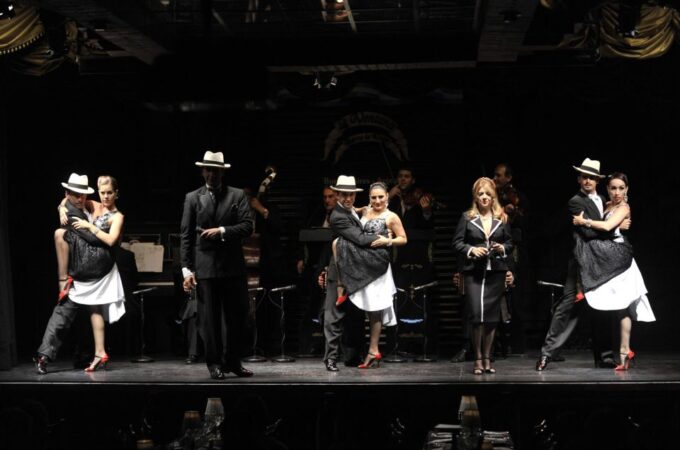 La Ventana: Wine Tasting + Gourmet Dinner + Show + Transfer - Frequently Asked Questions