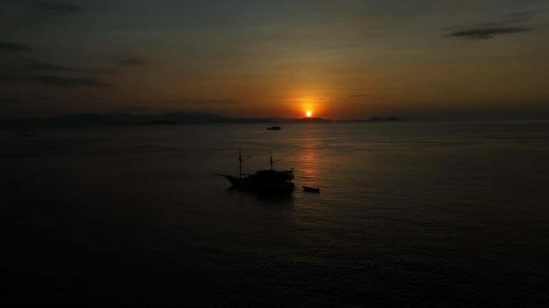 Labuan Bajo: 2 Nights Komodo Liveaboard on Phinisi Boat - Key Points
