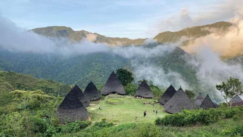 Labuan Bajo: Exploring Wae Rebo Village 2-Day Tour - Staying in Wae Rebo: A Simplistic Charm