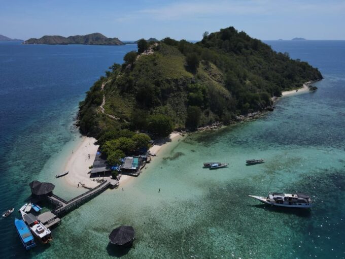 Labuan Bajo: Komodo & Pink Beach 2-Day Group Boat Tour - Customer Reviews and Ratings