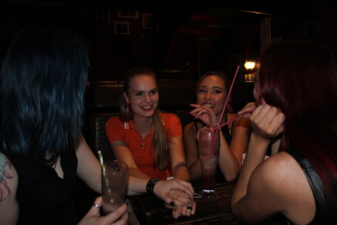 Ladies Night Party Tour in Hamburg Including Cocktail, Sparkling Wine and Shots - Alcoholic Beverages Included