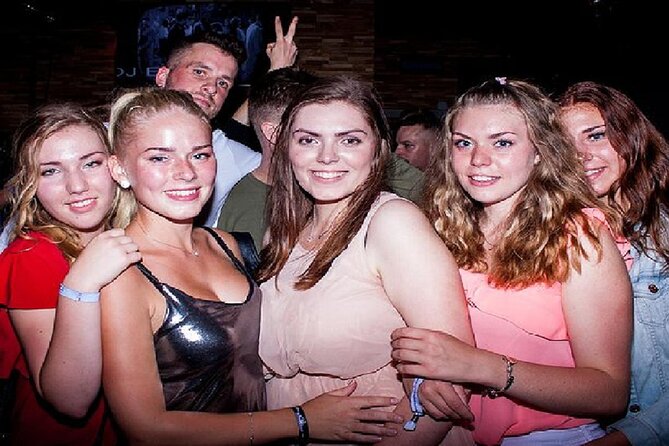 Ladies Night Party Tour in Hamburg Including Cocktail, Sparkling Wine and Shots - Booking Information and Reviews