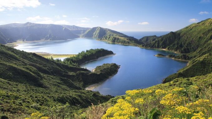 Lagoa Do Fogo: Guided Volcano Geo Tour W/ Hotsprings Bathing - Hot Springs Relaxation