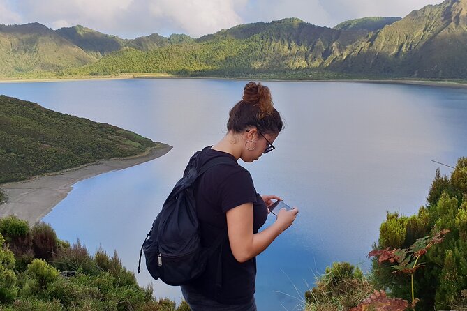 Lagoa Do Fogo: Private Scenic Walking Tour - Discovering the Islands Diverse Flora