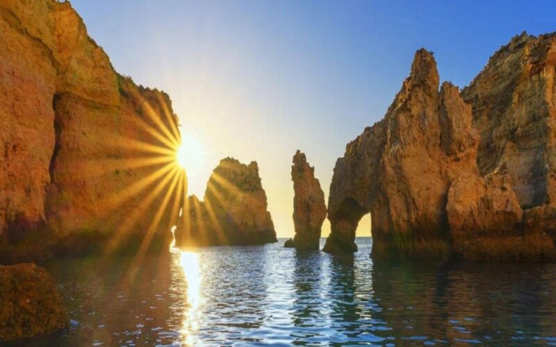 Lagos: 2 Hour Private Luxury Cruise to Ponta Da Piedade - Included Amenities and Services