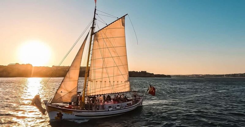 Lagos: Sunset Sail Aboard a Traditional Boat With Prosecco - Experience Highlights