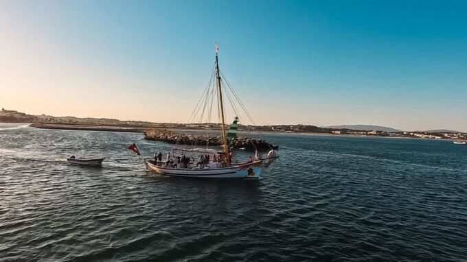Lagos: Sunset Sail Aboard a Traditional Boat With Prosecco - Sail Along Lagos Coastline