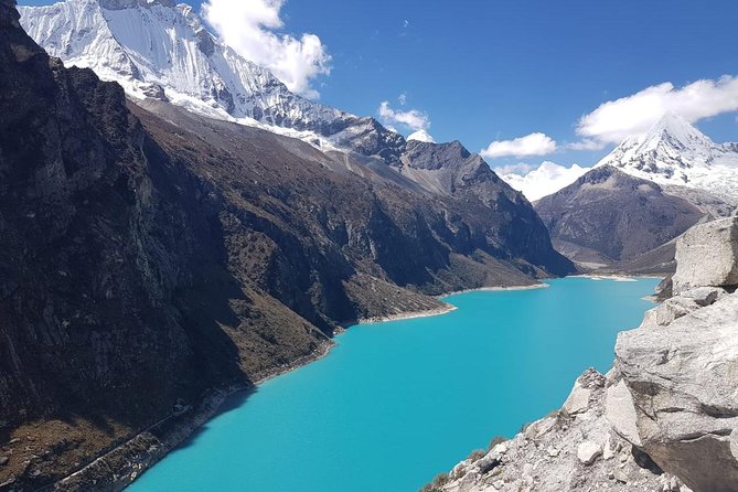 Laguna Parón - Picturesque Landscapes