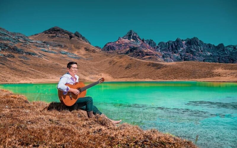 Laguna Verdeqocha: Kayaking and Paddleboarding Odyssey - Taking in Nature