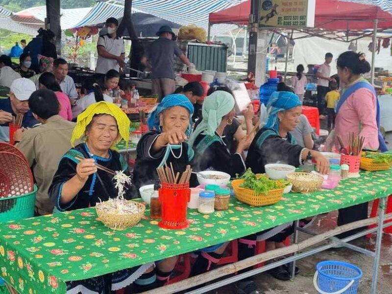 Lai Chau: Colorful Ethnic Market of San Thang on Sunday - Taking in the Local Culture and Cuisine
