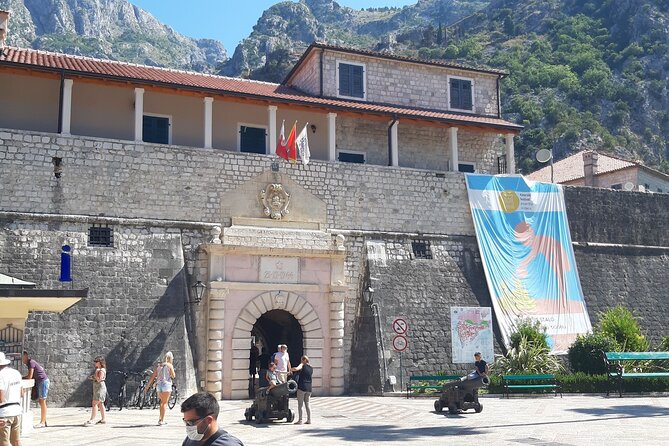 Laizy Wednesdays Tour to Montenegro - Inclusions