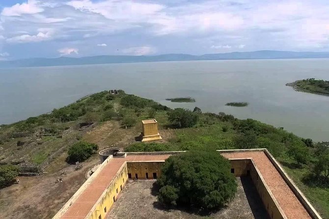 Lake Chapala Tour: Mezcala Island & Ajijic With a Local Expert - Knowledgeable Local Guides