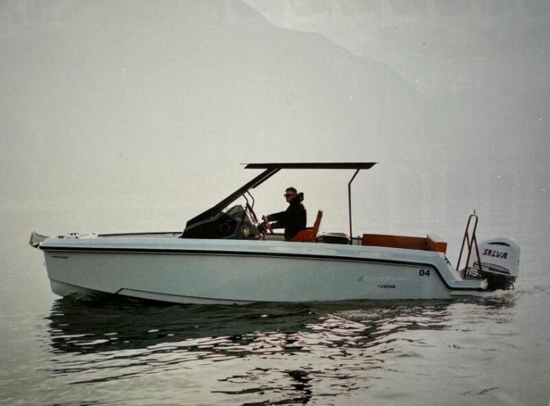Lake Como: 1 Hour Private Boat Tour With Driver - Boat Features
