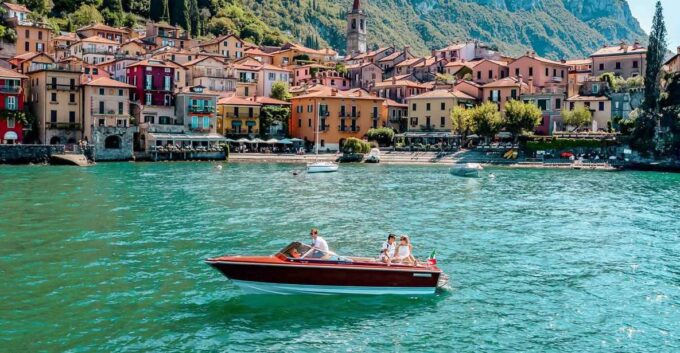 Lake Como: Classic Speedboat Private Tour With Lunch - Learning About the Local History