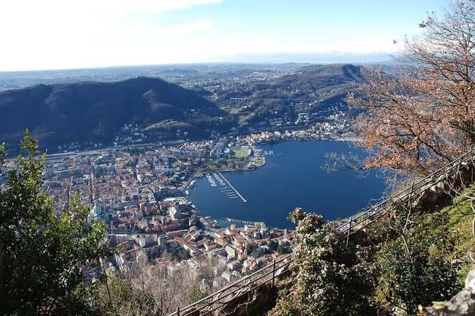 Lake Como Cruise From Milan - Small Group Tour - Exploring Como